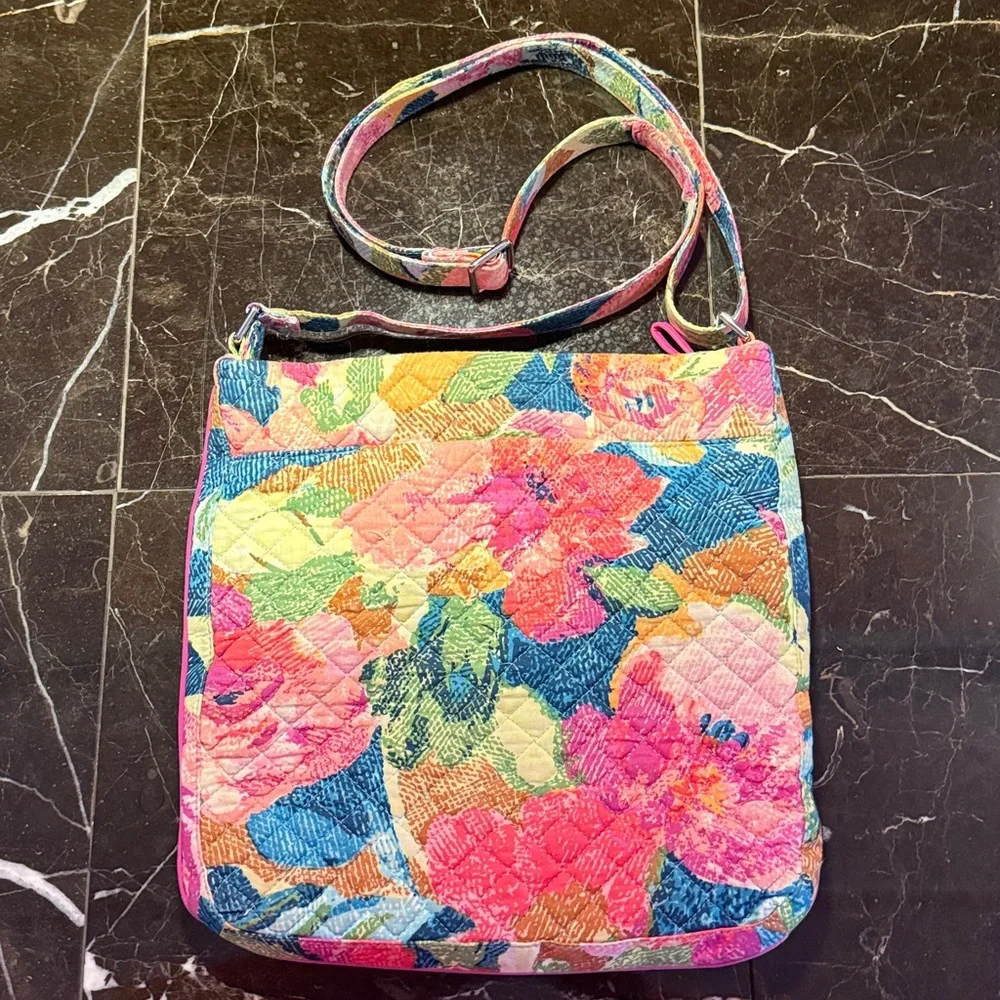 Bright floral print Vera Bradley crossbody purse - Picture 4 of 7